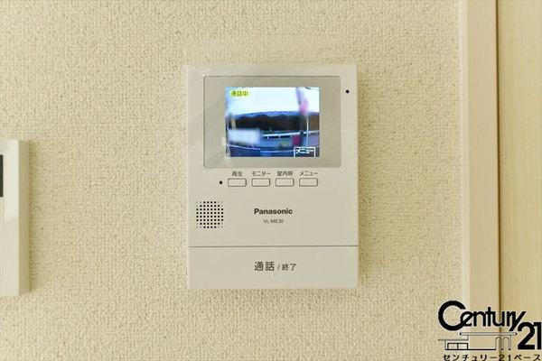 リナージュ宝来町 １号棟 ／新築一戸建の内観：施工例|■ＴＶモニター付きインターホンで防犯対策もバッチリ！来客も一目でわかり安心です！■