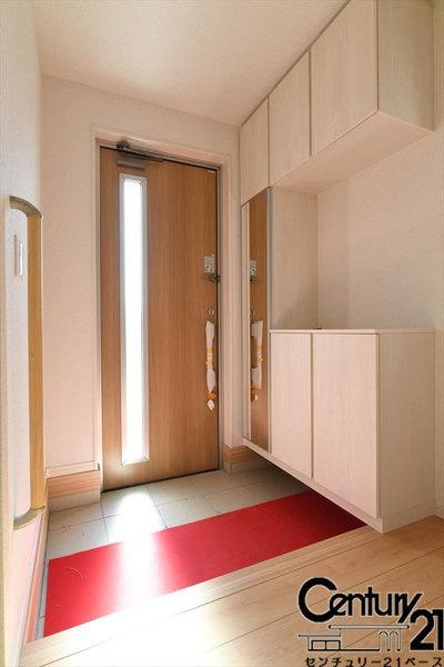 リナージュ宝来町 １号棟 ／新築一戸建の内観：施工例|■玄関には大容量シューズボックス完備！■