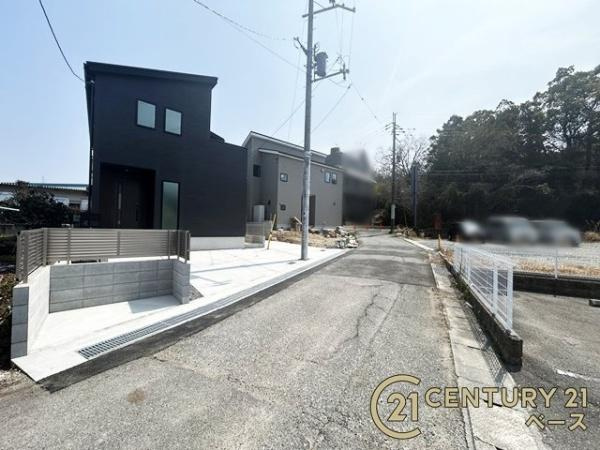 リナージュ宝来町 １号棟 ／新築一戸建の前面道路含む現地写真|■現地撮影写真■前面道路約４ｍでお車の出し入れも楽々！