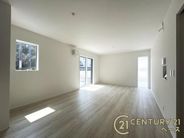 リナージュ宝来町 １号棟 ／新築一戸建の内観：施工例|■家計と環境に優しい！一部窓には断熱性・保温性に優れたペアガラスを使用しています！■