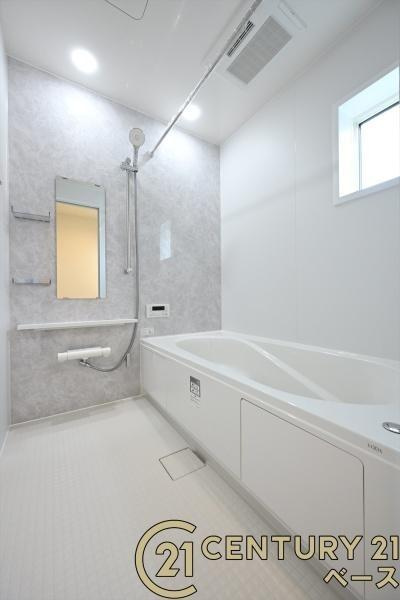 リナージュ宝来町 ２号棟 ／新築一戸建の内観：施工例|■ゆったり１坪サイズの浴室！キッチンとの通話機能もあり、コミュニケーションも充実！■