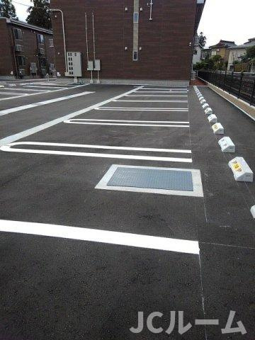 アベニールⅡの駐車場