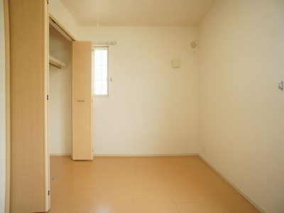 【寝室】 | サンディーアＣ | 清潔感のあるきれいな洋間です♪