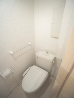 【トイレ】 | サンディーアＣ | 温水洗浄暖房便座機能付きです♪
