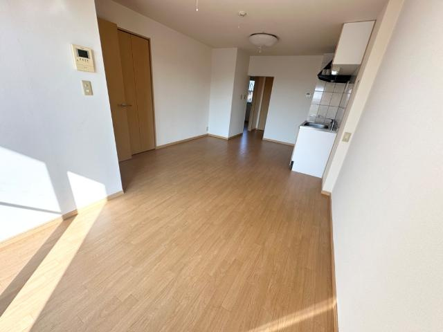 ＡＮＤ　ＯＮＥ　東棟の居間・リビング|リビング