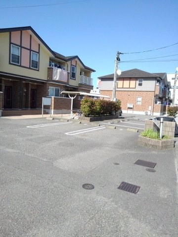 ソレイユ友Ｂ棟の駐車場