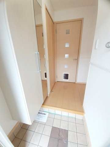 プリムローズＡの玄関