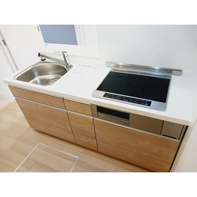 岐阜市芥見長山１丁目のアパートのキッチン