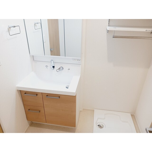 岐阜市芥見長山１丁目のアパートの洗面所