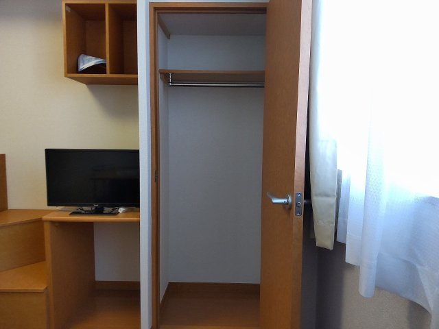 レオパレスシティパルつつじが丘の内装