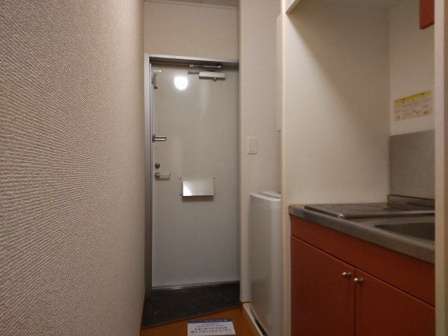 レオパレスシティパルつつじが丘の玄関