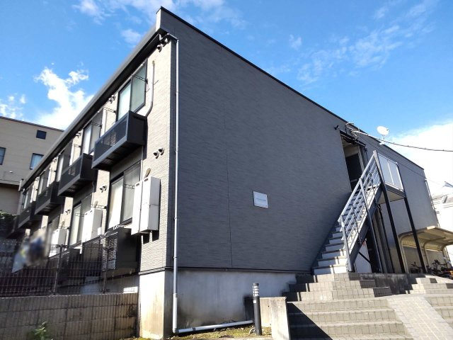 レオパレスシティパルつつじが丘の外観