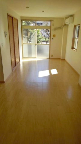 プラスパーハイツＢの居間・リビング