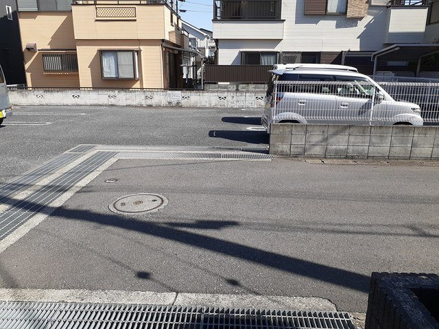 スプリング　ワットＢ棟の駐車場