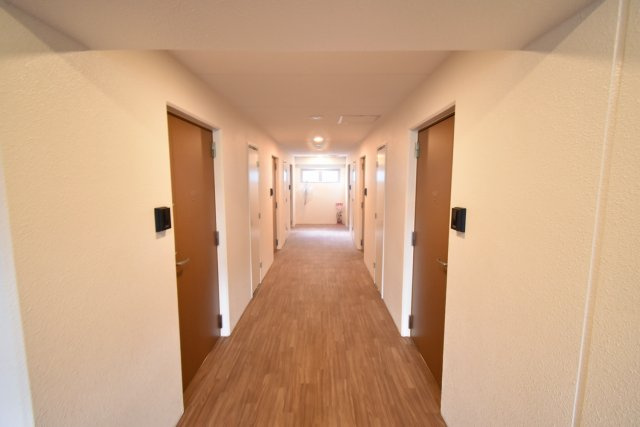 セレニテ西宮本町のロビー