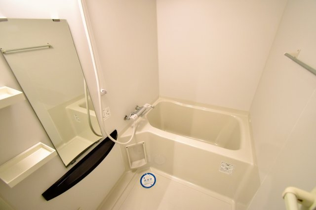 セレニテ西宮本町の浴室