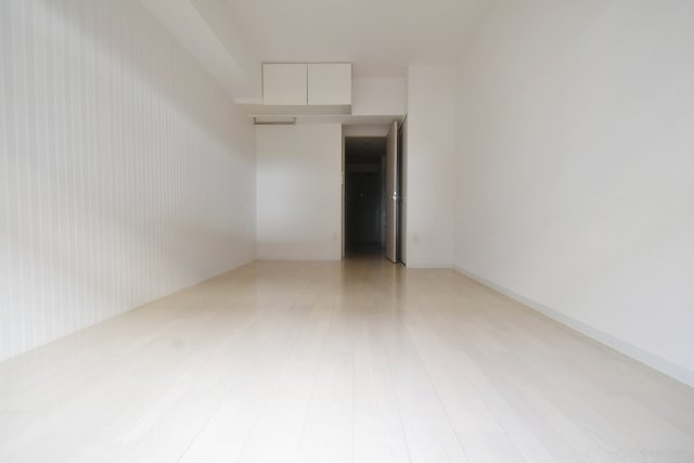 セレニテ西宮本町の居間・リビング