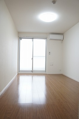 リブリ・Sky Charmの内装|明るい色調の室内です