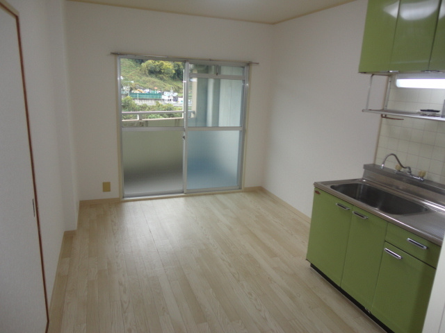 三郷駅前マンションの内装