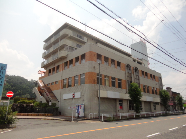三郷駅前マンションの外観