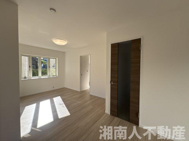茅ヶ崎市東海岸北5丁目　中古戸建の居間・リビング|使いやすいリビングです