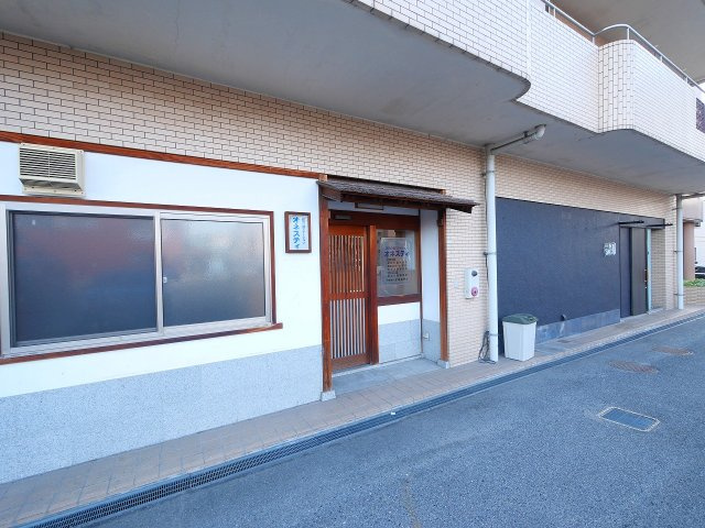 アルファパレス