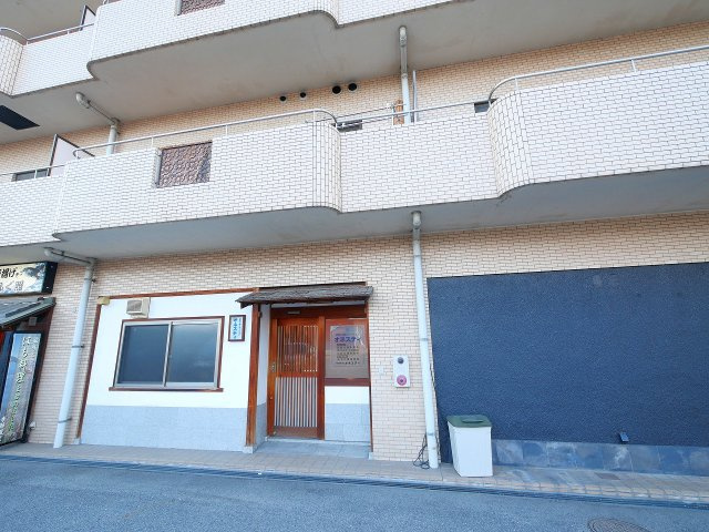 アルファパレス