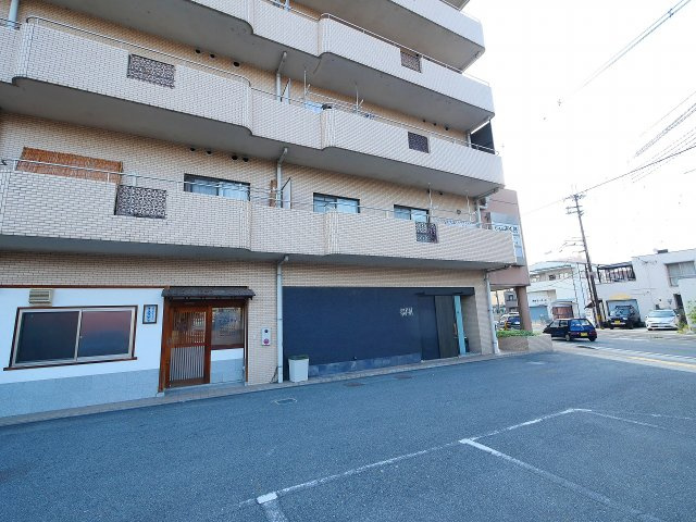 アルファパレス