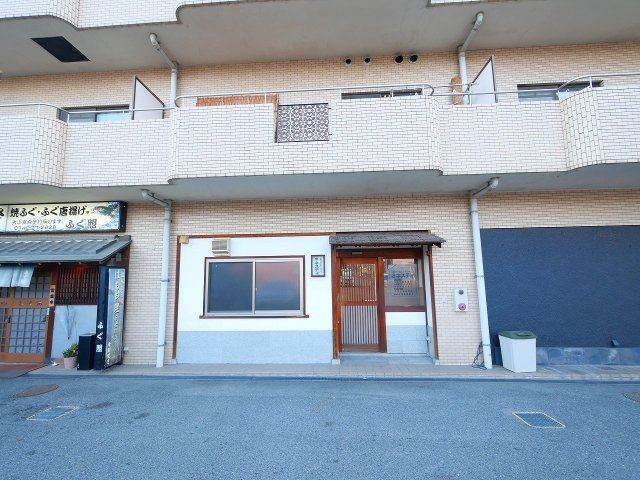 アルファパレス