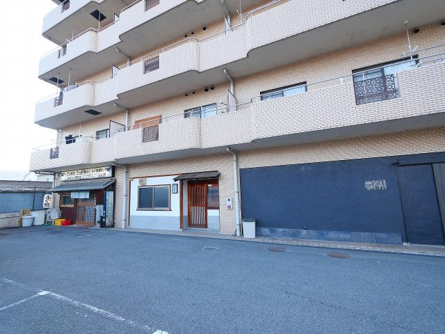 アルファパレス