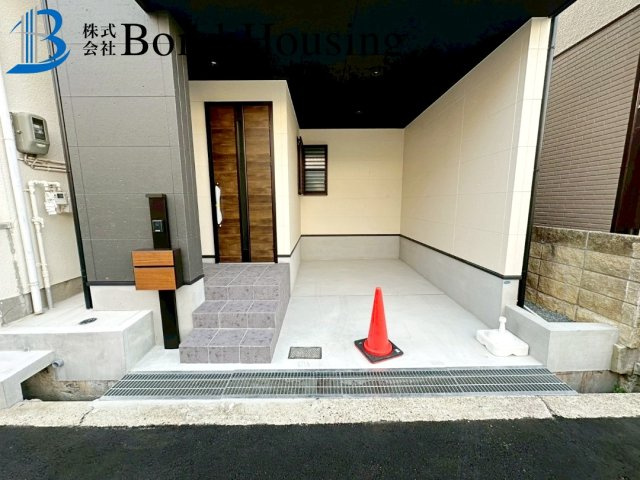 山陽「西舞子」徒歩9分・閑静な住宅街　西舞子4丁目の駐車場