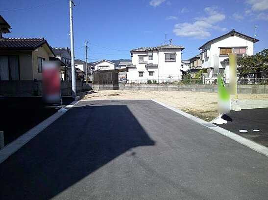【前面道路含む現地写真】