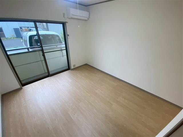 鎌倉ハイツの居間・リビング