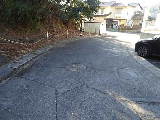 【前面道路含む現地写真】
