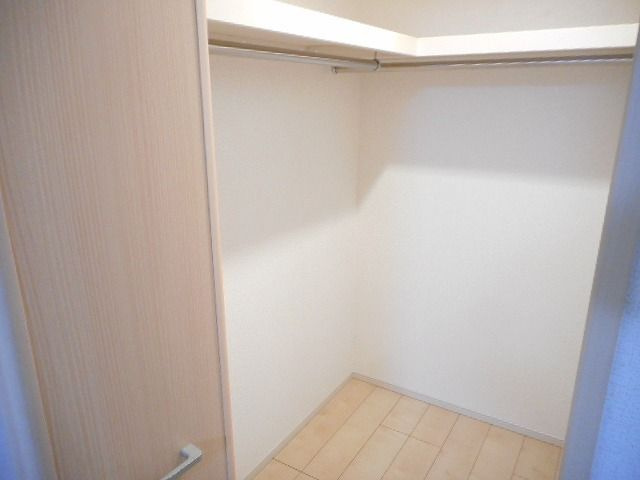 アベニール国立の収納