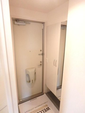 ナスガ　Aの玄関