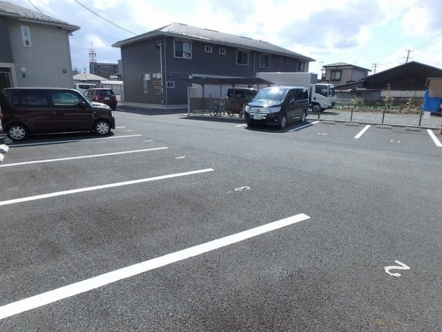 ナスガ　Aの駐車場