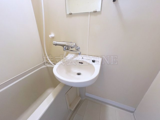 スクラム西川原の洗面所