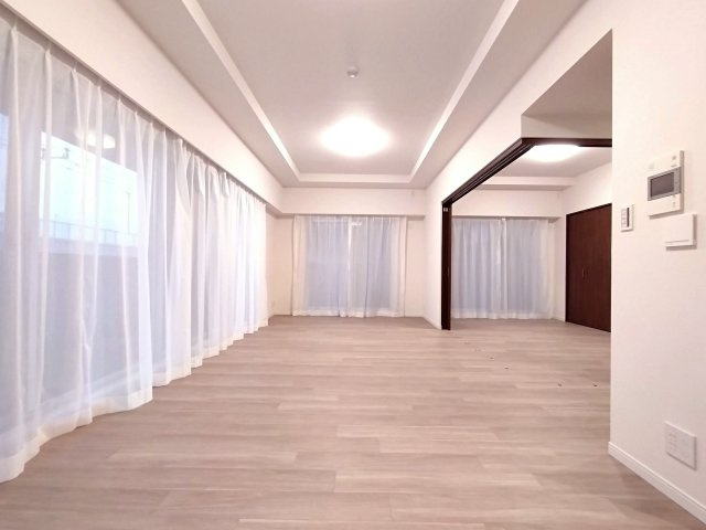 クレッセントグランコートの居間・リビング