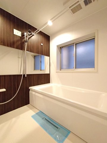 クレッセントグランコートの浴室