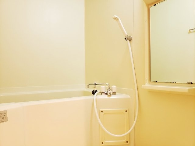 高安グリーンハイツの浴室