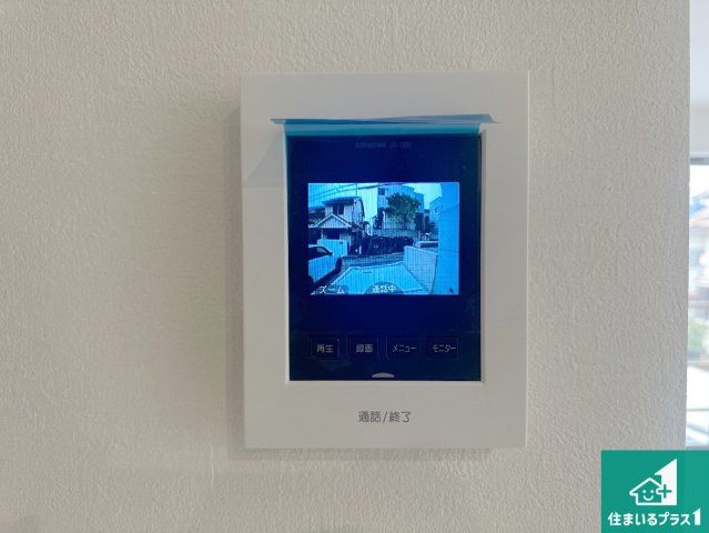 豊中市東豊中町　第1期　新築一戸建ての防犯設備|カラーモニターインターホン！声だけでなく来訪者の姿や顔がモニターで確認できるので、小さなお子様がいらっしゃるご家庭でも安心できます！