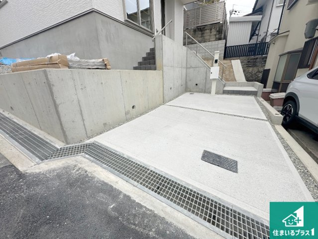 豊中市東豊中町　第1期　新築一戸建ての駐車場|駐車スペース！散水栓があるので、こまめに愛車を洗えます！
