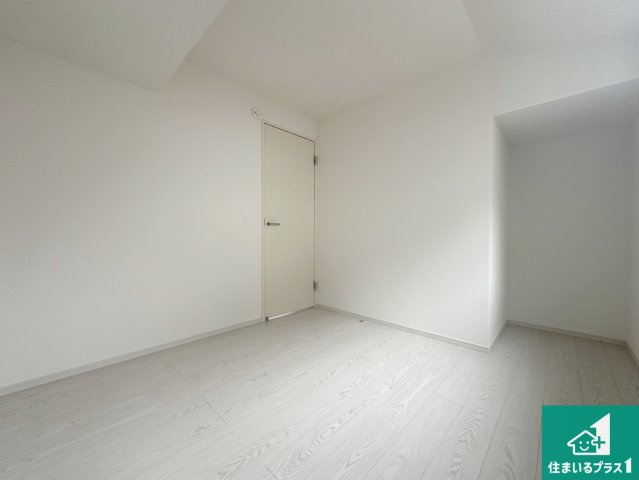 豊中市東豊中町　第1期　新築一戸建ての洋室|シンプルな洋室は、自分好みのインテリアが楽しめます♪ご家族とインテリアや家具を選びに行くのは新築購入時の醍醐味の一つです。ぜひお楽しみください♪