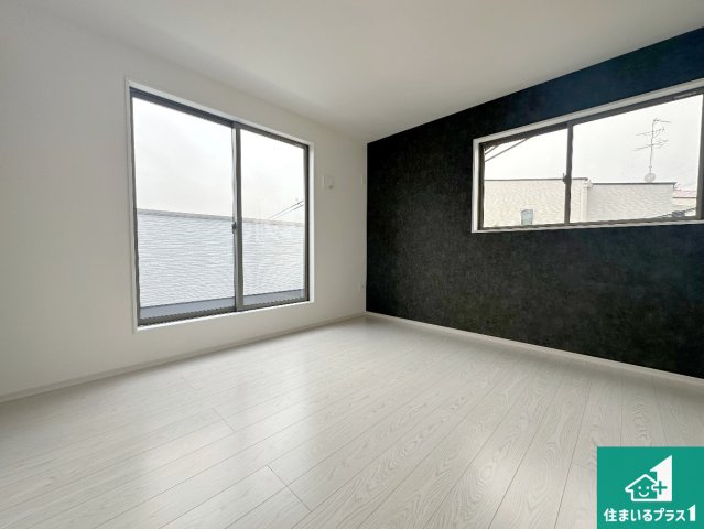 豊中市東豊中町　第1期　新築一戸建ての洋室|シンプルな洋室は、自分好みのインテリアが楽しめます♪ご家族とインテリアや家具を選びに行くのは新築購入時の醍醐味の一つです。ぜひお楽しみください♪