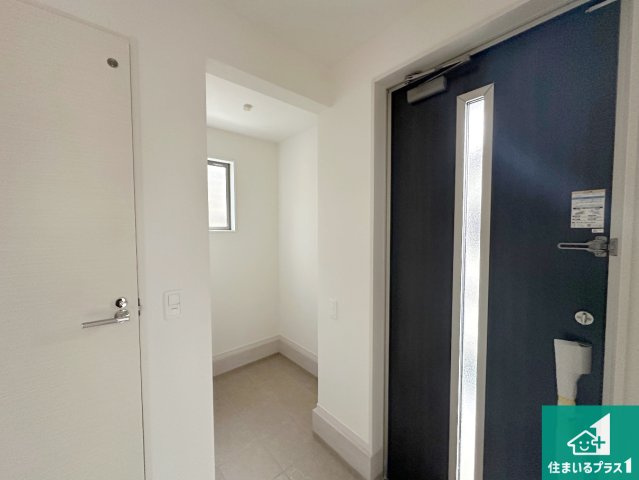 豊中市東豊中町　第1期　新築一戸建ての玄関|シューズボックスにはたくさんの靴が収納できるので玄関周りはいつもスッキリ！ご家族が増えても安心！