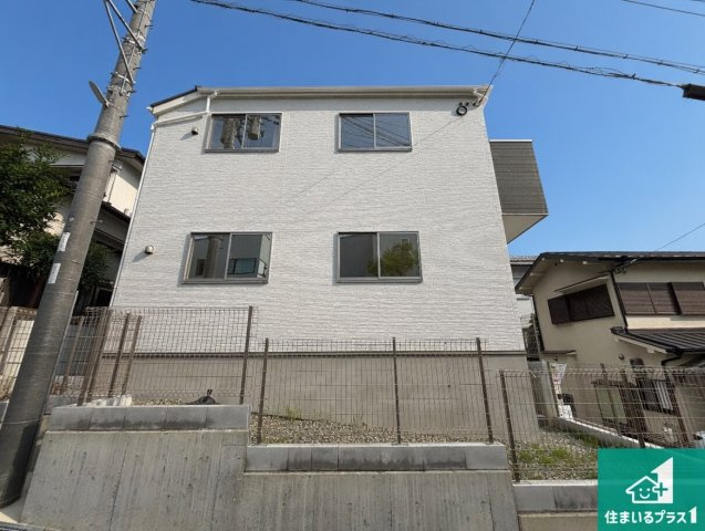 5日(土)6日(日)現地ご見学可能！　豊中市東豊中町　限定1邸の外観|安心の10年保証！外観を美しく保ち、雨水で汚れを落とします！気になることがありましたら、お気軽にお問い合わせください！