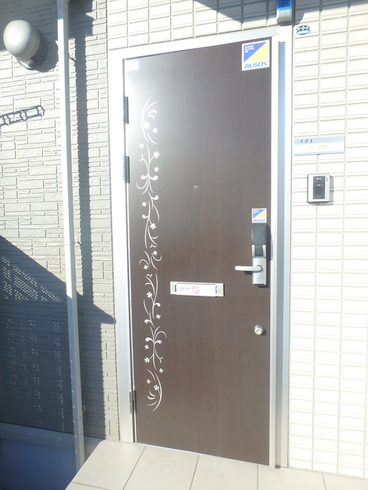 グランディフローラの玄関