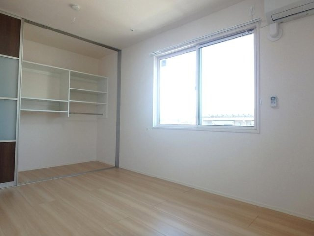 グローリアスⅢの洋室