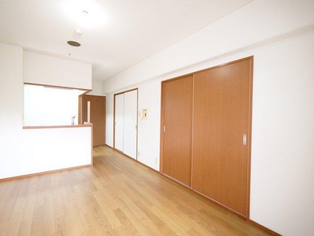 フォートレス藤崎の居間・リビング